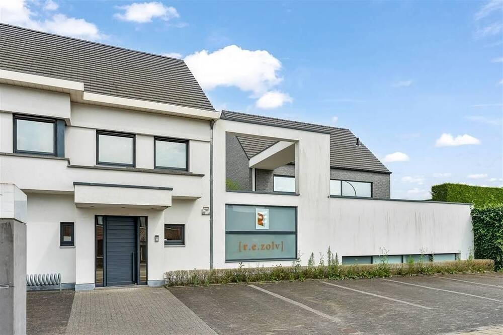 Handelszaak te  koop in Leopoldsburg 3970 699000.00€ 5 slaapkamers 588.00m² - Zoekertje 173444