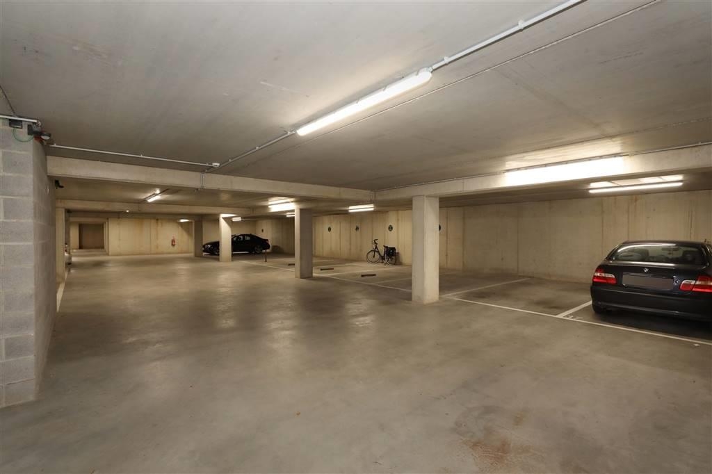Parking & garage te  koop in Hoeselt 3730 15000.00€  slaapkamers m² - Zoekertje 722