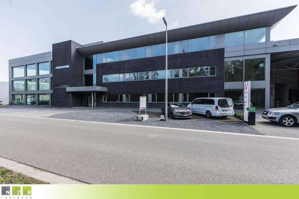 Handelszaak te  koop in Bree 3960 286455.00€  slaapkamers 181.40m² - Zoekertje 3022