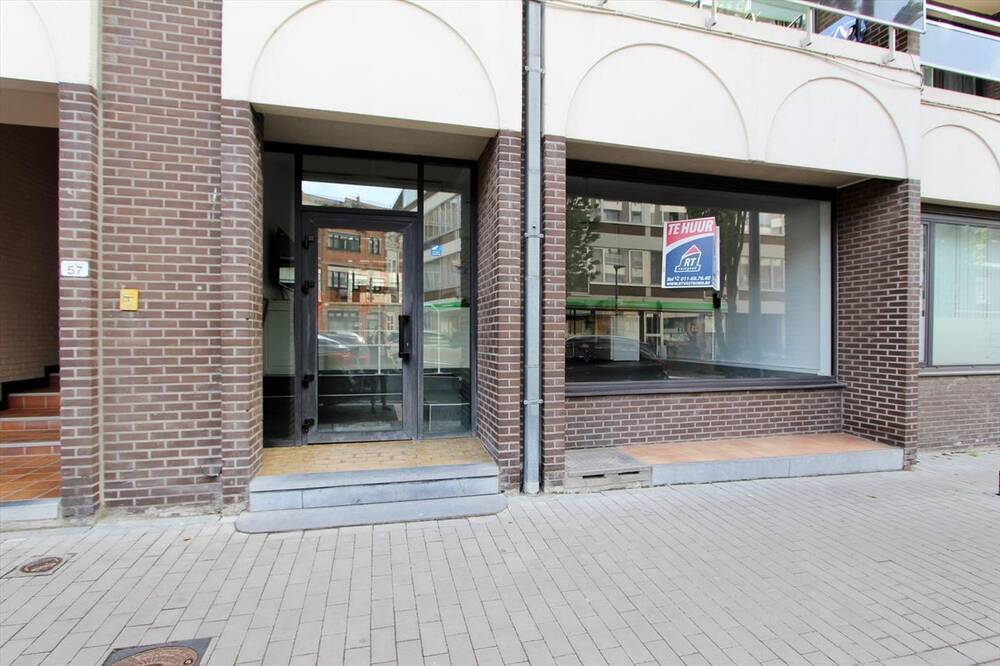 Handelszaak te  huur in Sint-Truiden 3800 1200.00€  slaapkamers m² - Zoekertje 8251