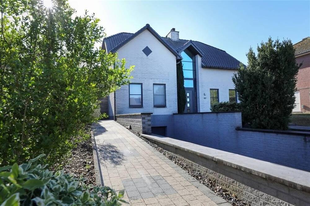 Huis te  koop in As 3665 535000.00€ 3 slaapkamers 350.00m² - Zoekertje 53832