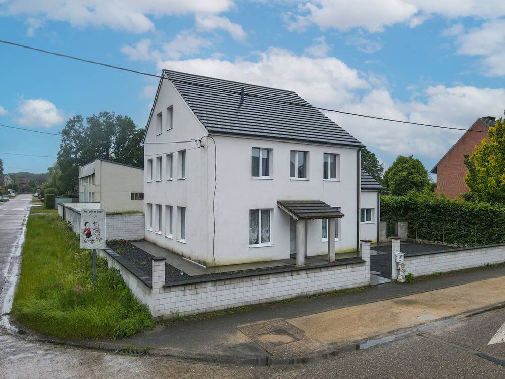 Huis te  koop in Leopoldsburg 3970 449000.00€ 6 slaapkamers 350.00m² - Zoekertje 121290