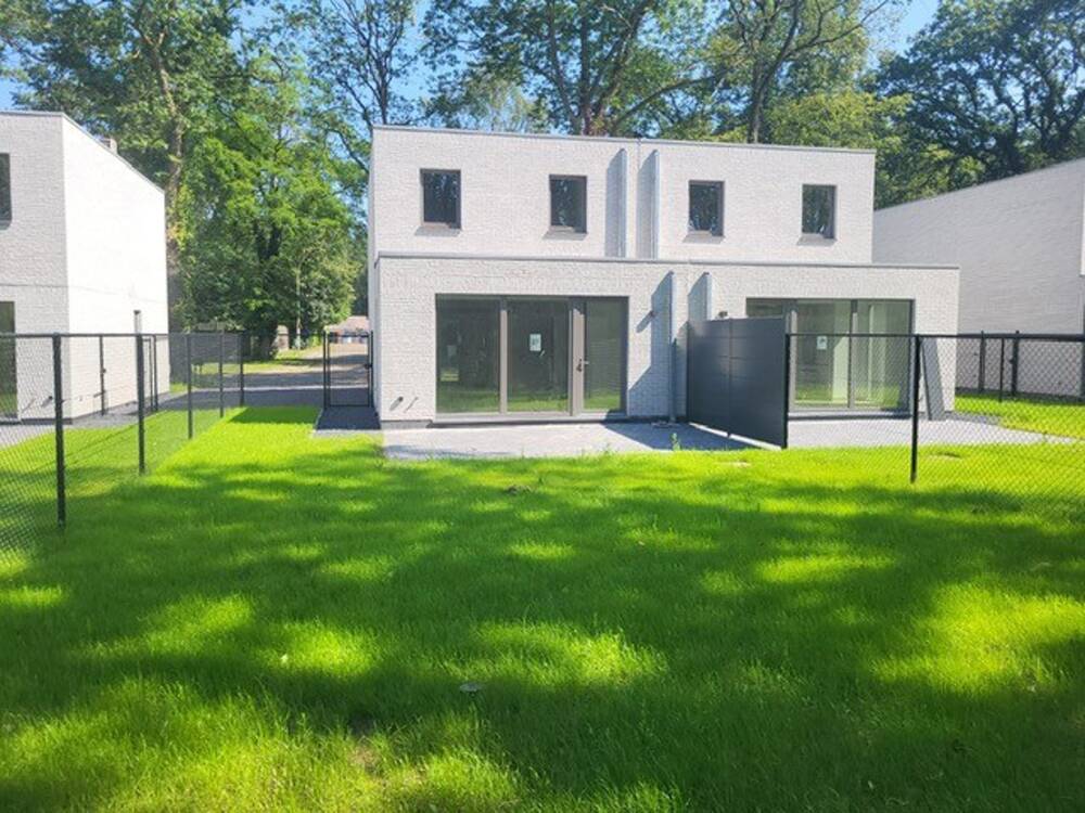 Huis te  koop in Leopoldsburg 3970 307500.00€ 3 slaapkamers 126.00m² - Zoekertje 138513