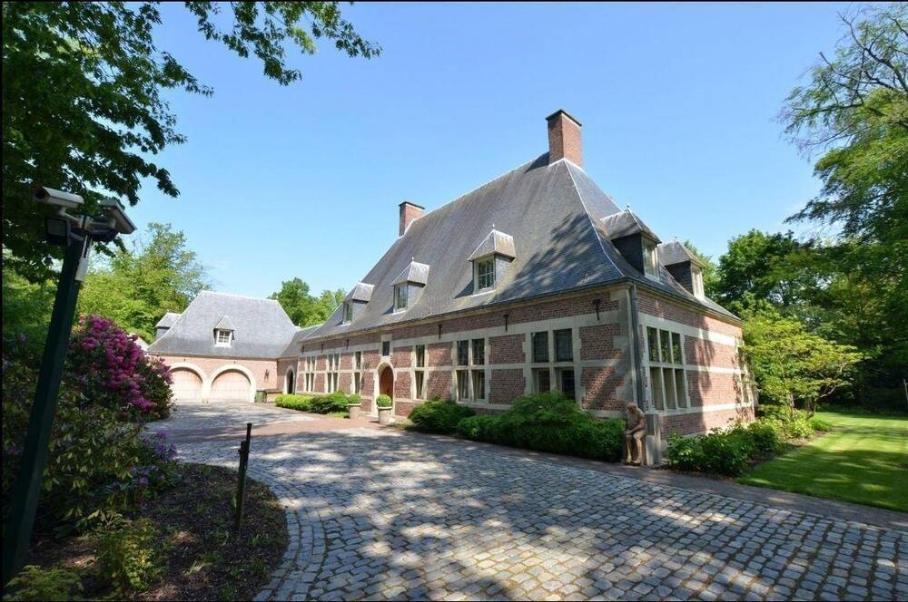 Villa te  koop in Hasselt 3500 2825000.00€ 5 slaapkamers m² - Zoekertje 138749