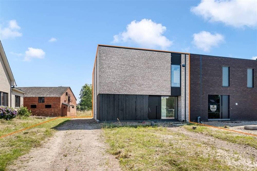 Huis te  koop in Nieuwerkerken 3850 440000.00€ 3 slaapkamers 202.00m² - Zoekertje 143143