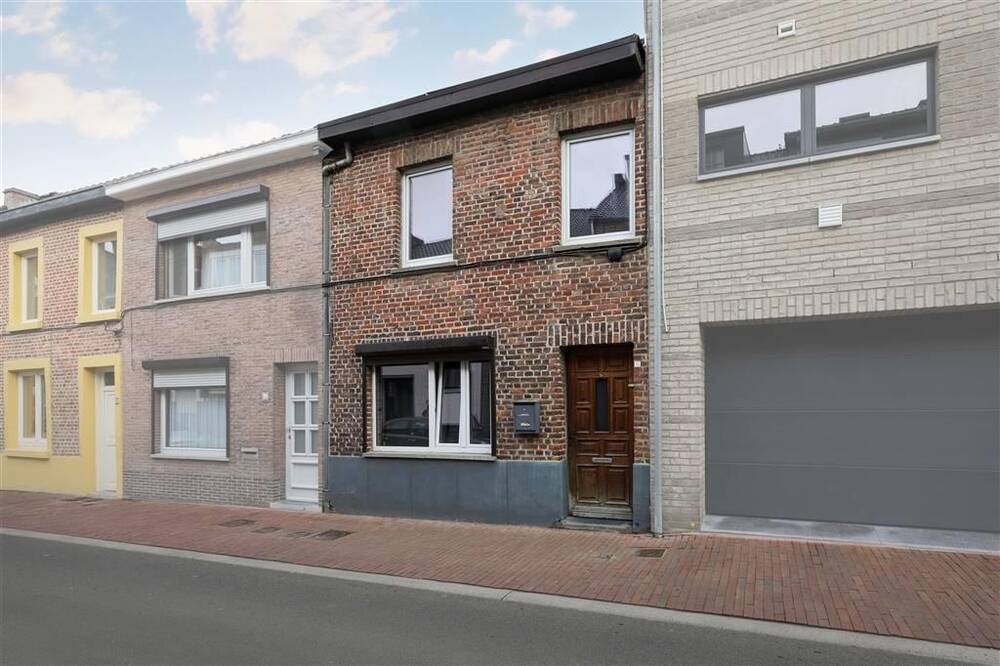 Huis te  koop in Sint-Truiden 3800 199000.00€ 3 slaapkamers 150.00m² - Zoekertje 152690