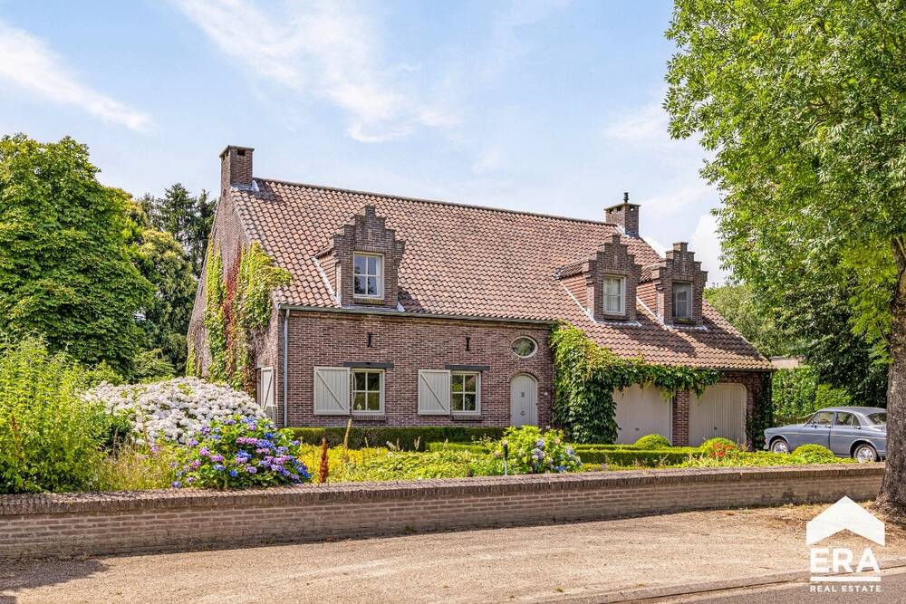 Huis te  koop in Lommel 3920 545000.00€ 4 slaapkamers 303.00m² - Zoekertje 156237