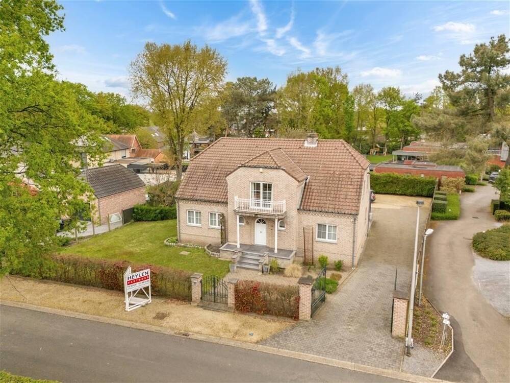 Huis te  koop in Houthalen-Helchteren 3530 520000.00€ 4 slaapkamers 312.00m² - Zoekertje 161036