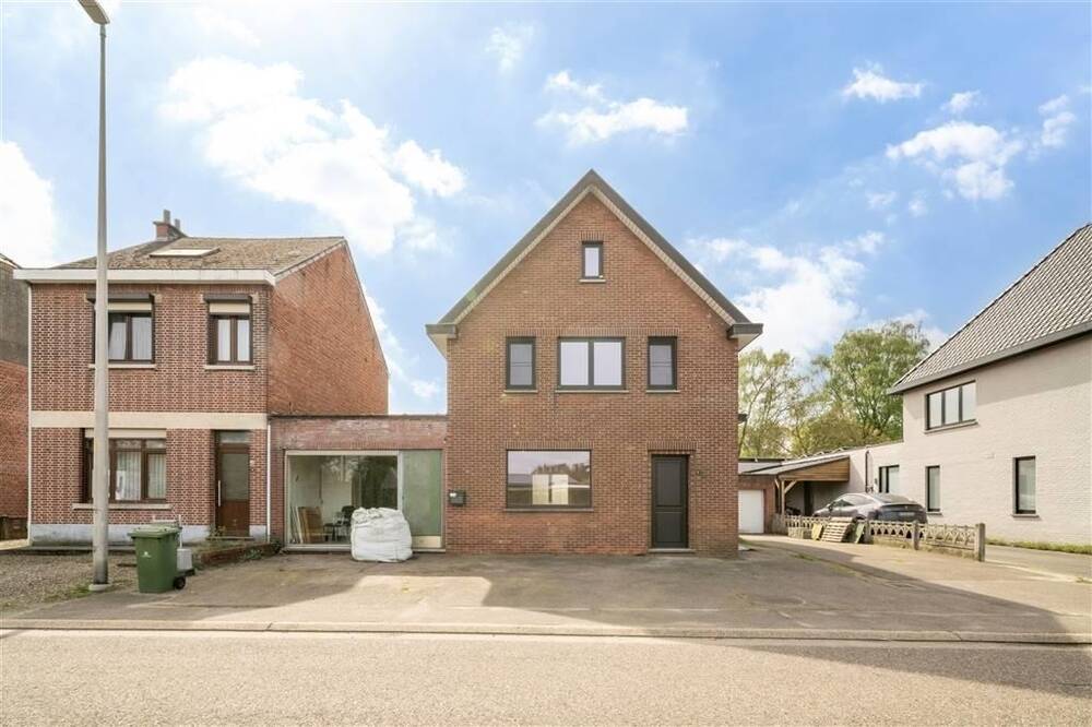 Huis te  koop in Hasselt 3500 299000.00€ 3 slaapkamers 236.00m² - Zoekertje 161045