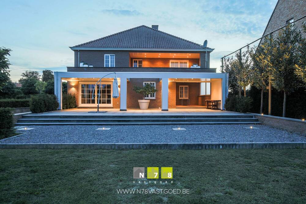 Villa te  koop in Maaseik 3680 989000.00€ 4 slaapkamers 430.00m² - Zoekertje 160646