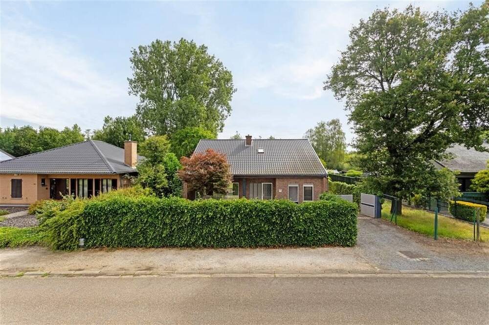 Huis te  koop in Heusden-Zolder 3550 299950.00€ 7 slaapkamers 231.00m² - Zoekertje 163129