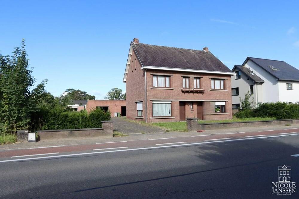 Huis te  koop in Molenbeersel 3640 325000.00€ 5 slaapkamers 256.00m² - Zoekertje 162700