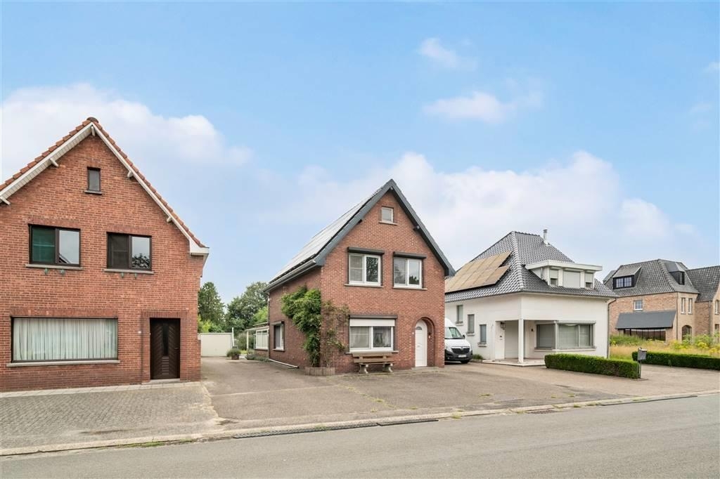 Huis te  koop in Houthalen-Helchteren 3530 325000.00€ 3 slaapkamers 142.00m² - Zoekertje 164567