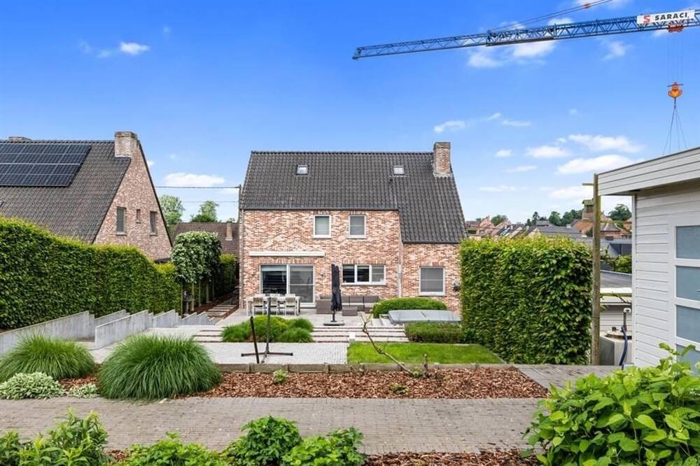 Huis te  koop in Sint-Truiden 3800 499000.00€ 4 slaapkamers 224.00m² - Zoekertje 167870