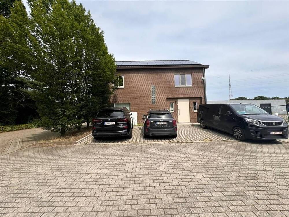 Handelszaak te  koop in Genk 3600 920000.00€  slaapkamers m² - Zoekertje 184807