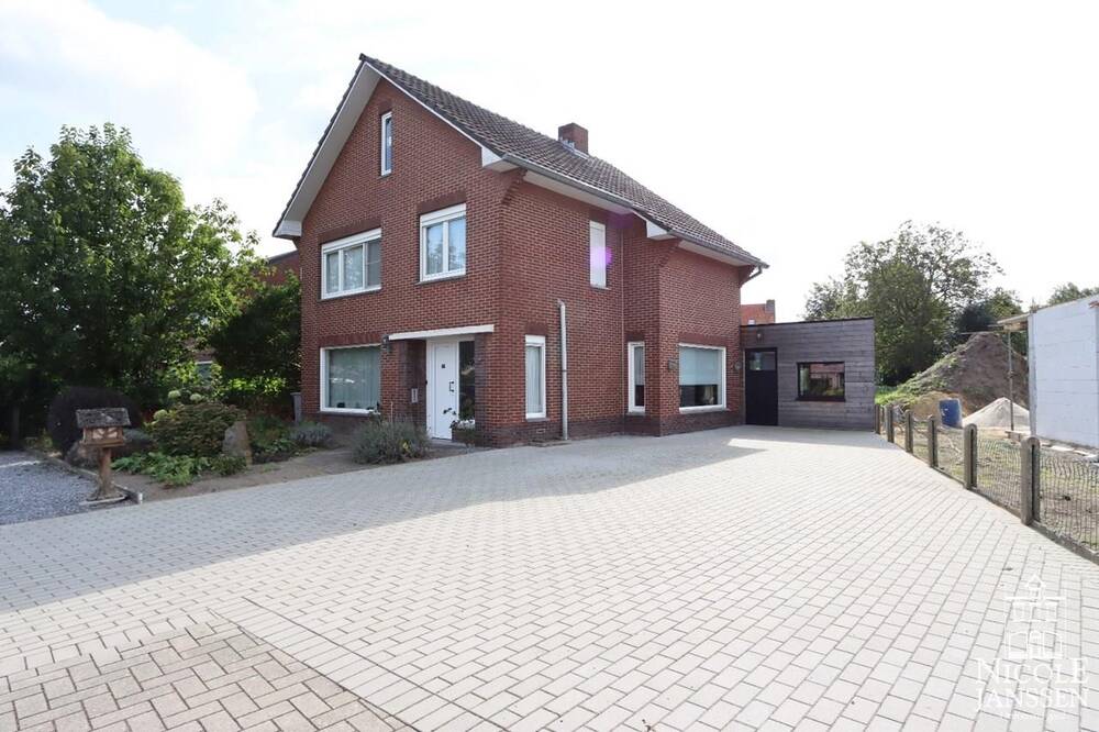 Huis te  koop in Molenbeersel 3640 347500.00€ 3 slaapkamers 222.00m² - Zoekertje 230505