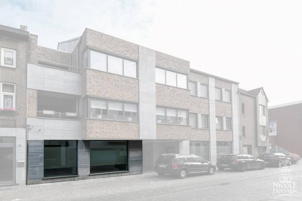 Handelszaak te  koop in Maaseik 3680 105000.00€  slaapkamers m² - Zoekertje 232898