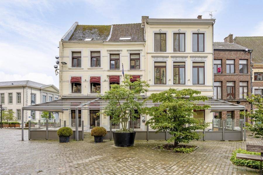 Handelszaak te  koop in Tongeren 3700 699999.00€ 4 slaapkamers 619.00m² - Zoekertje 236876