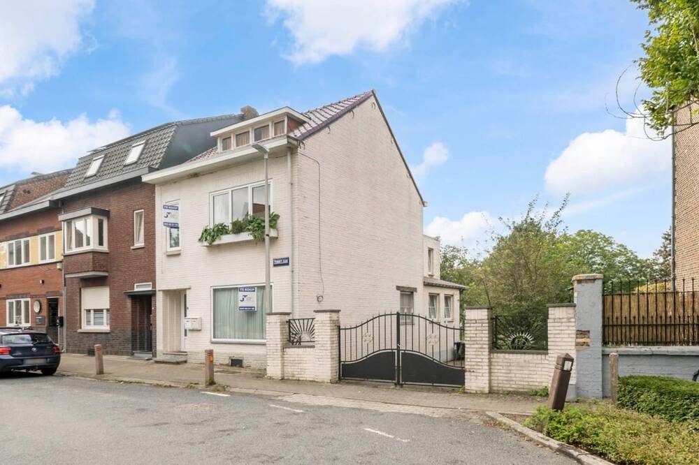 Appartementsgebouw te  koop in Maaseik 3680 265000.00€  slaapkamers m² - Zoekertje 236280