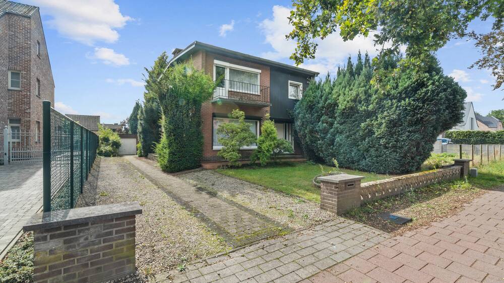 Huis te  koop in Maasmechelen 3630 245000.00€ 3 slaapkamers 176.00m² - Zoekertje 239011