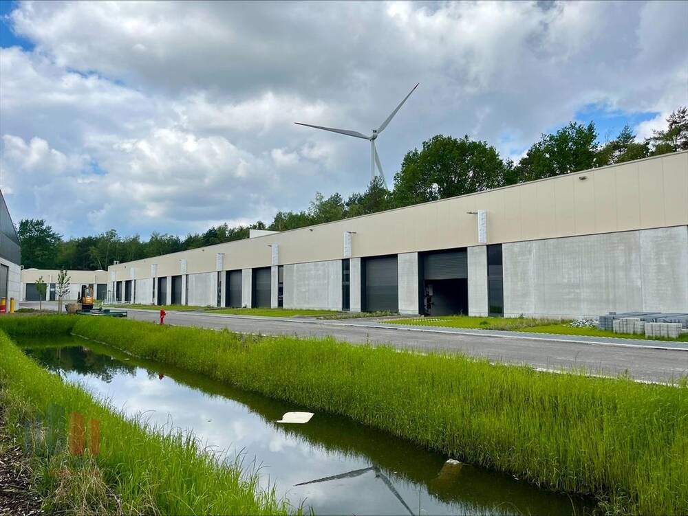 Handelszaak te  koop in Genk 3600 299000.00€  slaapkamers 250.00m² - Zoekertje 241127