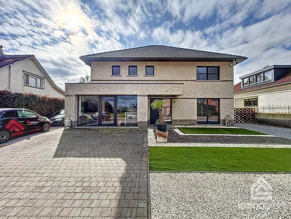 Villa te  koop in Hamont-Achel 3930 565000.00€ 3 slaapkamers 341.00m² - Zoekertje 246196