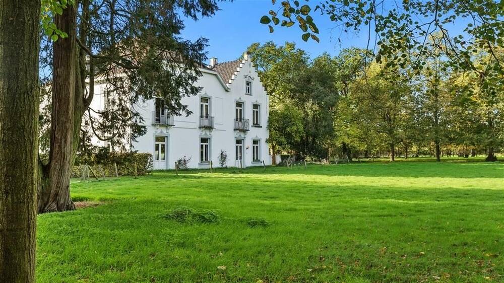 Huis te  koop in Bocholt 3950 1250000.00€ 7 slaapkamers 844.00m² - Zoekertje 260375