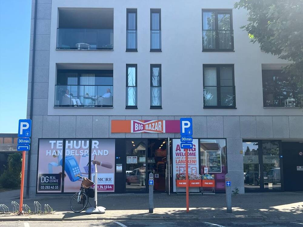 Handelszaak te  huur in Lanaken 3620 5200.00€  slaapkamers m² - Zoekertje 263244