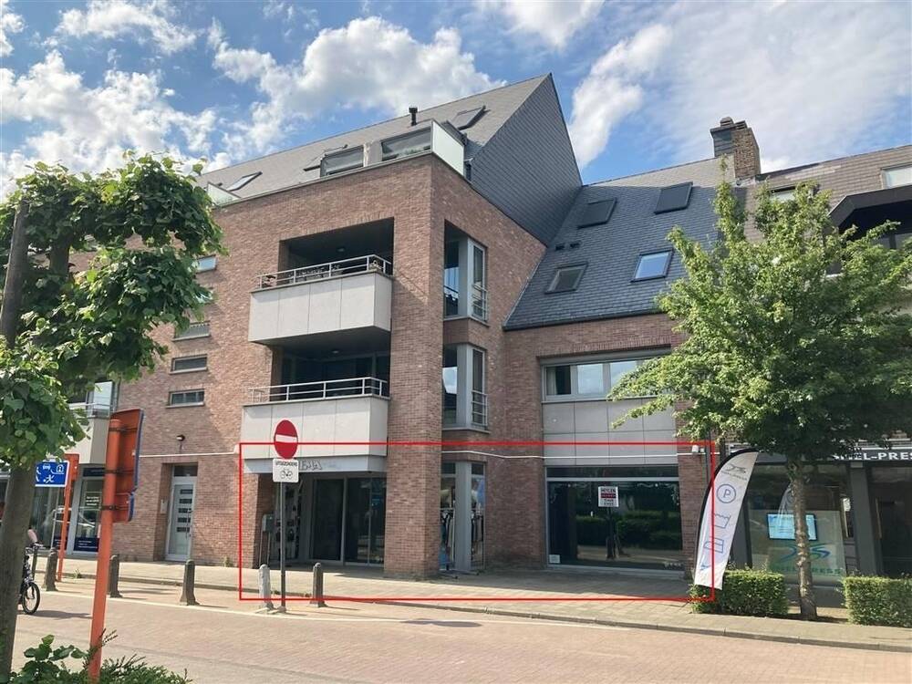 Handelszaak te  huur in Lommel 3920 1650.00€  slaapkamers 250.00m² - Zoekertje 269219