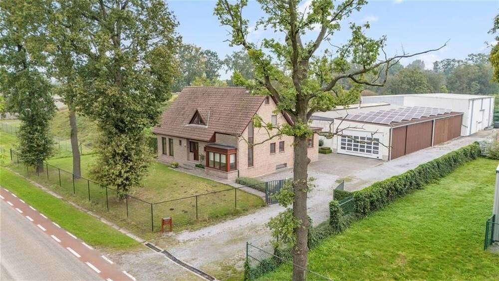 Huis te  koop in Leopoldsburg 3970 0.00€ 5 slaapkamers 317.00m² - Zoekertje 268382