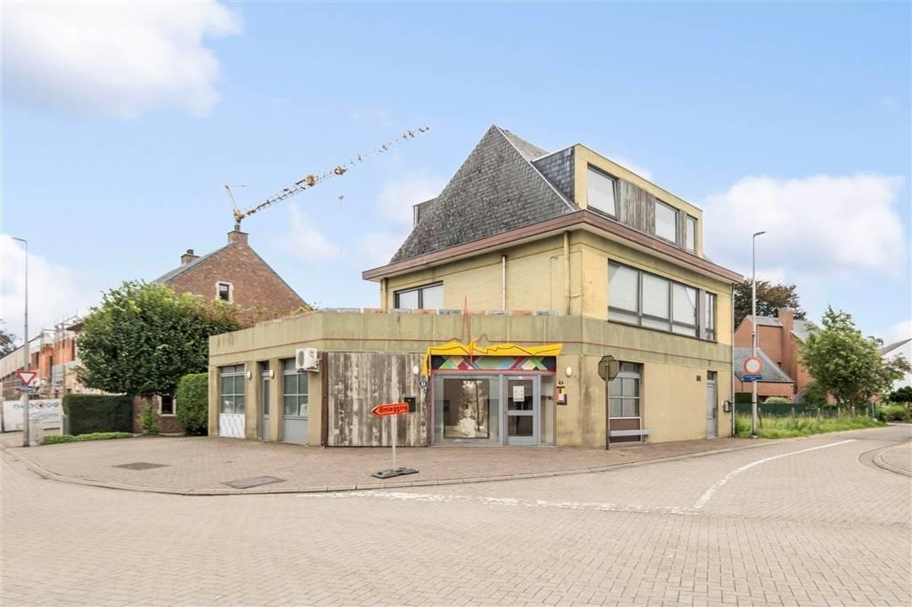 Appartementsgebouw te  koop in Ham 3945 298000.00€ 2 slaapkamers 312.00m² - Zoekertje 268941