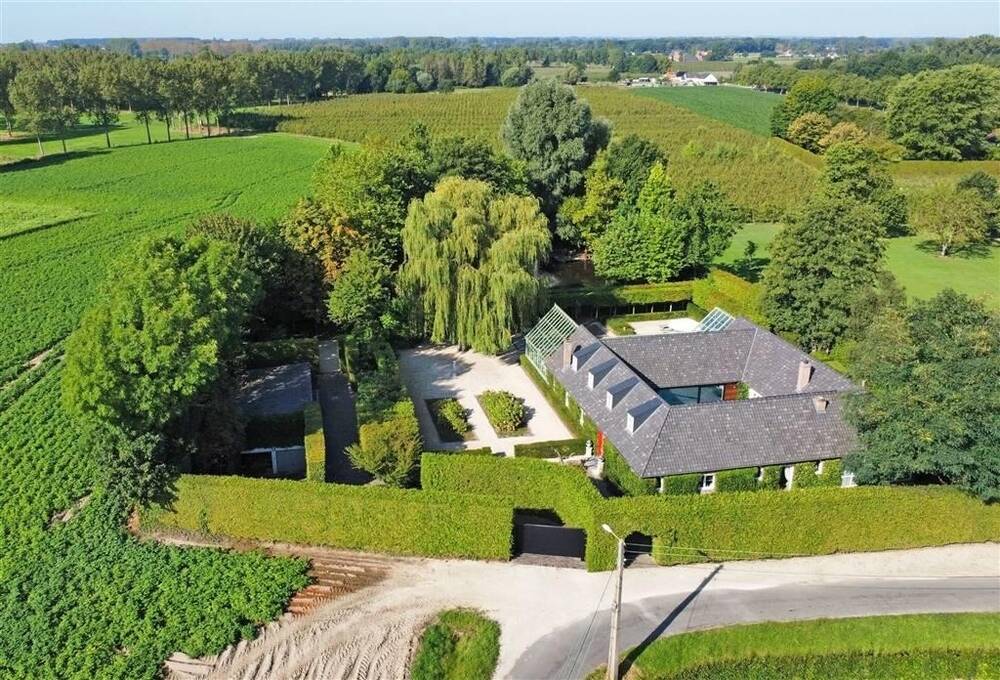 Villa te  koop in Hasselt 3500 0.00€ 4 slaapkamers 582.00m² - Zoekertje 271092