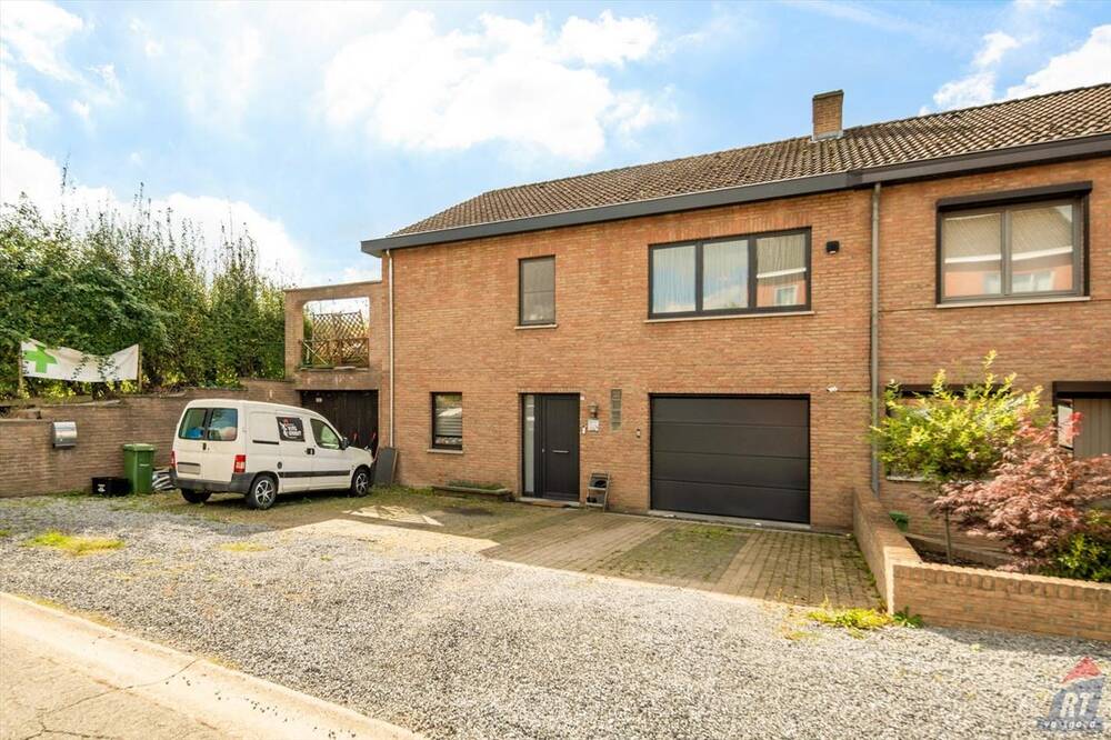 Huis te  koop in Sint-Truiden 3800 315000.00€ 4 slaapkamers 170.00m² - Zoekertje 270349