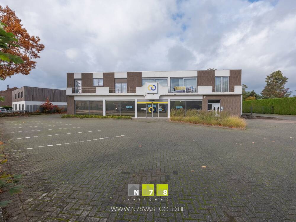 Handelszaak te  koop in Maaseik 3680 475000.00€  slaapkamers 3350.00m² - Zoekertje 272165