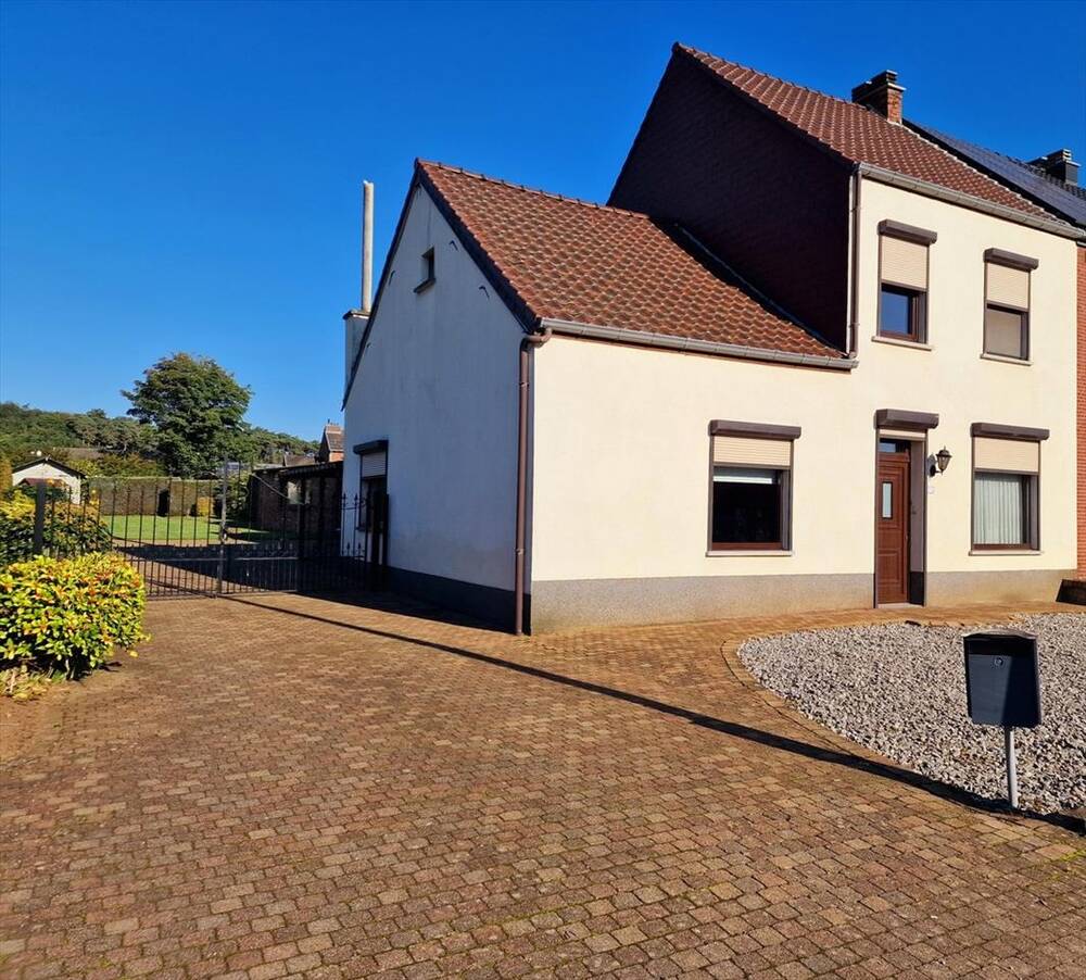 Huis te  koop in Lummen 3560 290000.00€ 2 slaapkamers 240.00m² - Zoekertje 273888