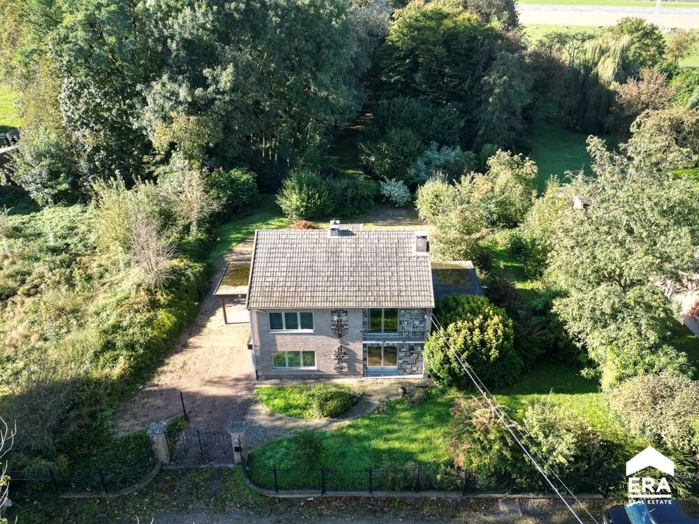 Huis te  koop in Tongeren 3700 395000.00€ 4 slaapkamers 301.00m² - Zoekertje 286901