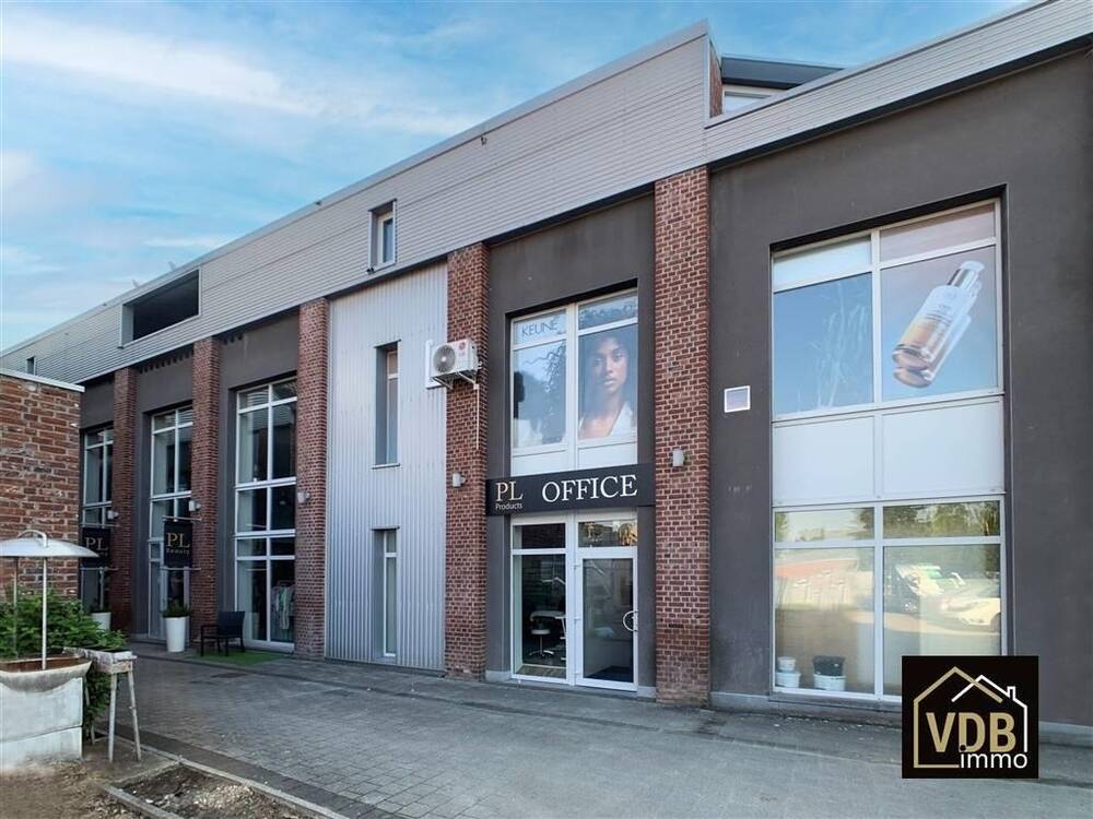 Handelszaak te  koop in Maasmechelen 3630 599000.00€ 1 slaapkamers 87.00m² - Zoekertje 286522