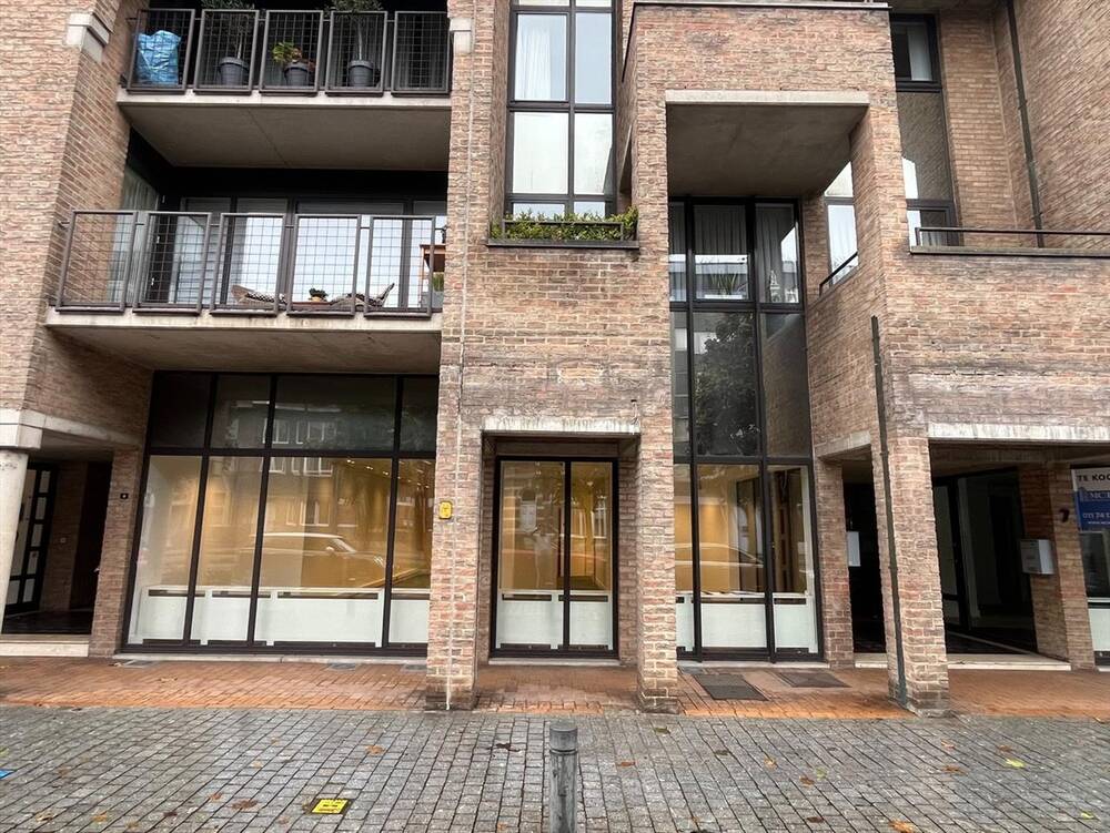 Handelszaak te  huur in Hasselt 3500 2300.00€  slaapkamers m² - Zoekertje 287278