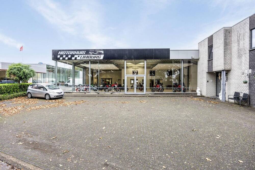 Handelszaak te  huur in Genk 3600 3500.00€  slaapkamers 0.00m² - Zoekertje 289300