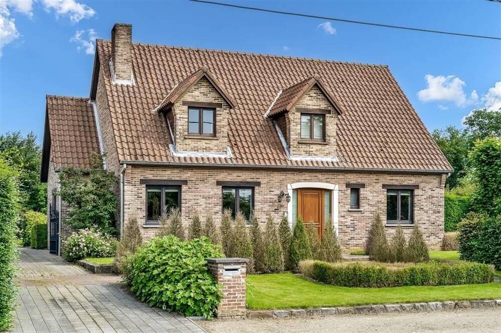 Huis te  koop in Tessenderlo 3980 487000.00€ 4 slaapkamers 293.00m² - Zoekertje 295159