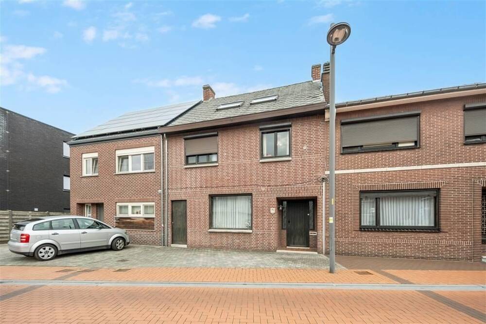 Huis te  koop in Neerpelt 3910 319000.00€ 5 slaapkamers 194.00m² - Zoekertje 296487