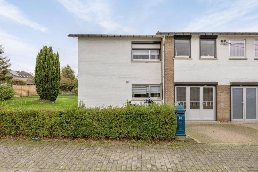 Huis te  koop in Tongeren 3700 249000.00€ 3 slaapkamers 140.00m² - Zoekertje 298742