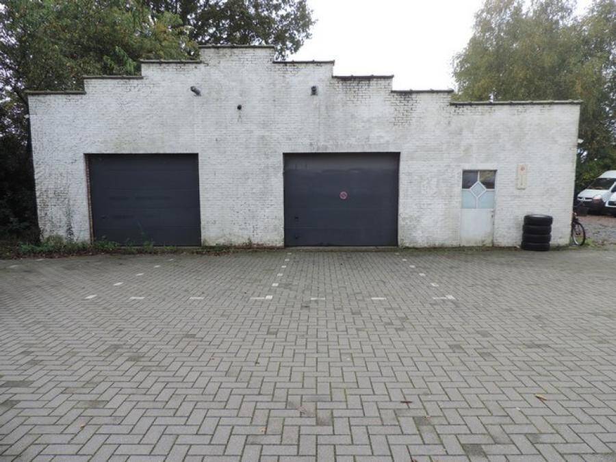 Parking & garage te  huur in Heusden-Zolder 3550 690.00€  slaapkamers 150.00m² - Zoekertje 298625