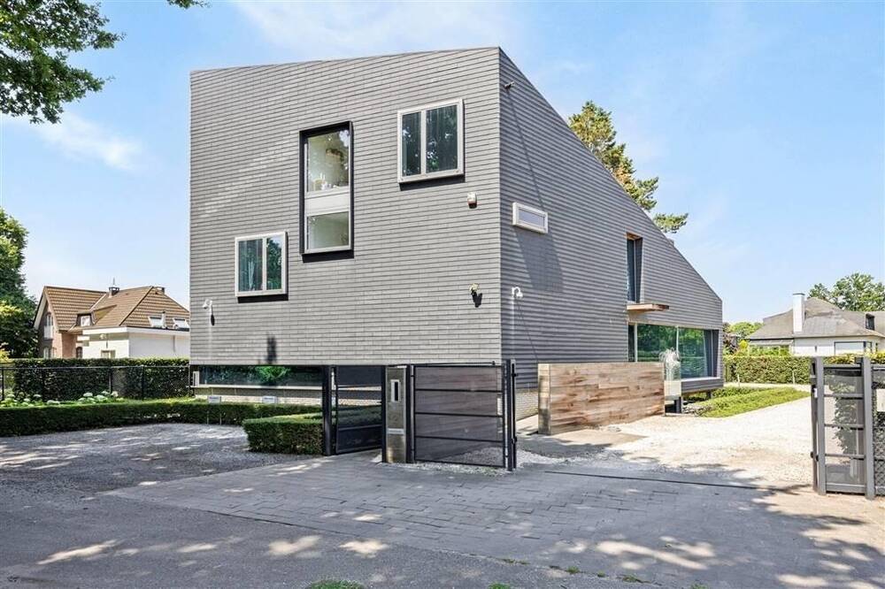 Handelszaak te  koop in Zonhoven 3520 0.00€ 2 slaapkamers m² - Zoekertje 300205