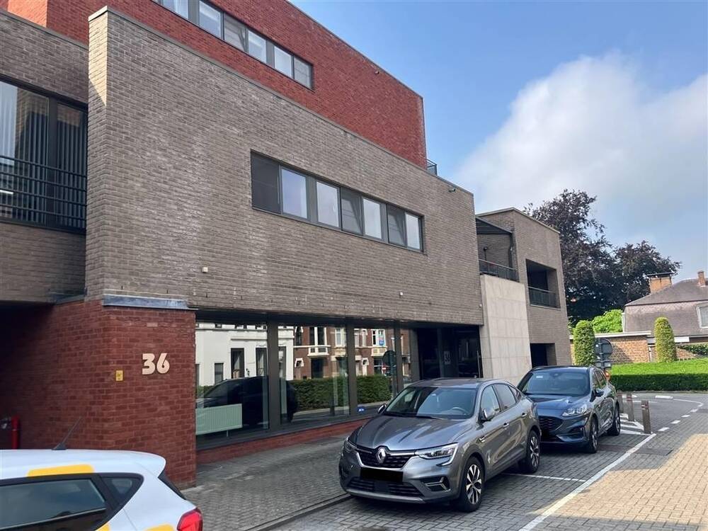 Handelszaak te  huur in Tongeren 3700 1750.00€  slaapkamers 186.00m² - Zoekertje 305426