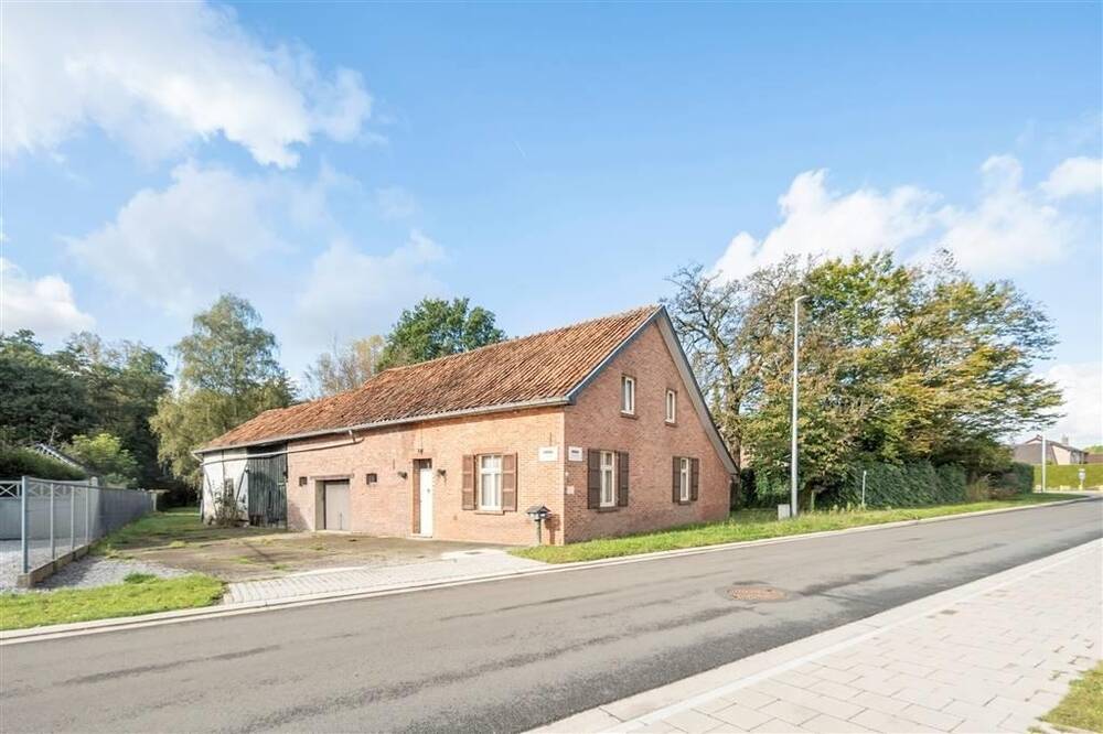 Huis te  koop in Genk 3600 330000.00€ 2 slaapkamers 222.00m² - Zoekertje 307097