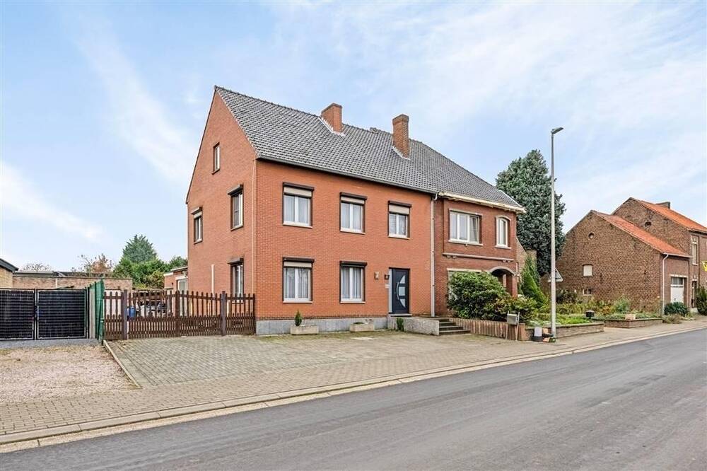 Huis te  koop in Bilzen 3740 339000.00€ 4 slaapkamers 208.00m² - Zoekertje 307221