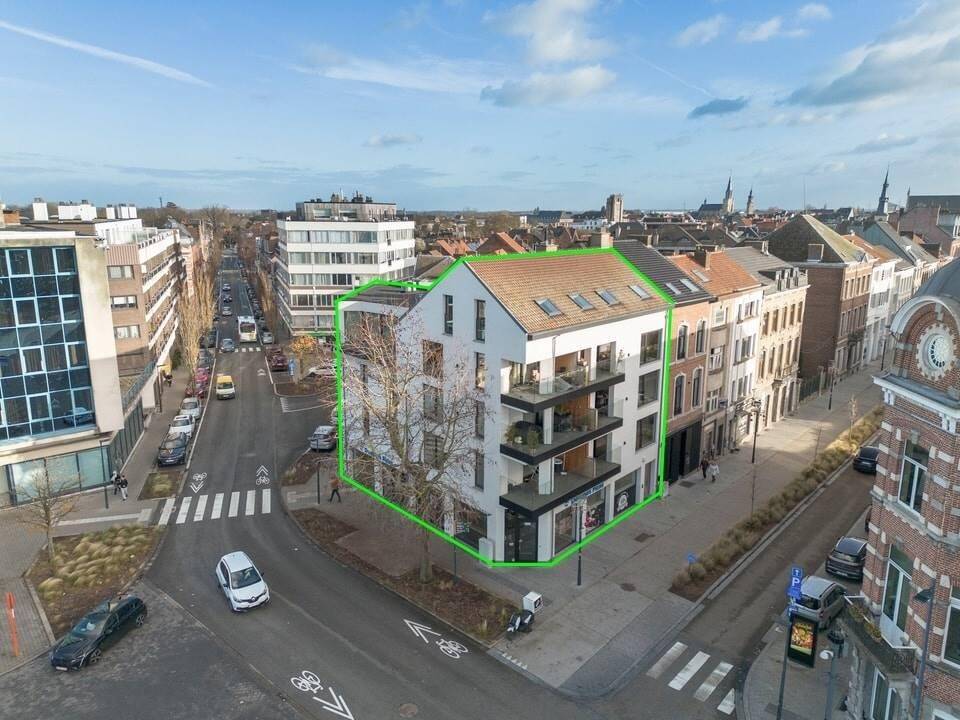 Mixgebouw te  koop in Sint-Truiden 3800 3495000.00€  slaapkamers m² - Zoekertje 336108