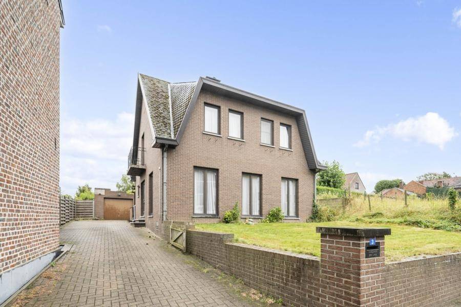 Huis te  koop in Bilzen 3740 284499.00€ 3 slaapkamers 155.00m² - Zoekertje 342410