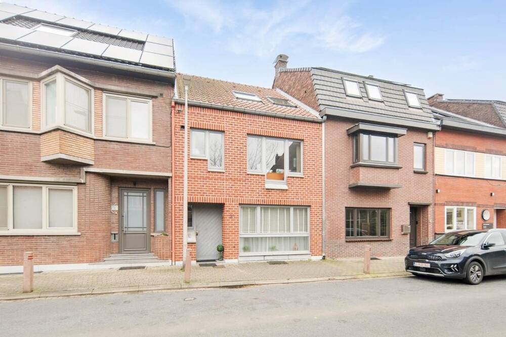 Huis te  koop in Maaseik 3680 295000.00€ 5 slaapkamers 182.00m² - Zoekertje 357077